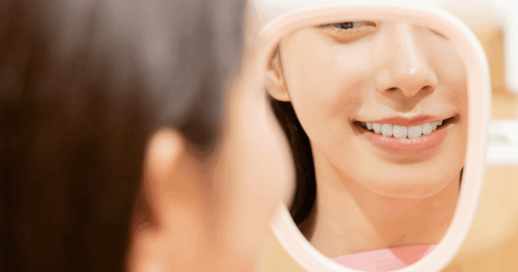 保険適用で行える白い歯の治療をイメージした口元の写真