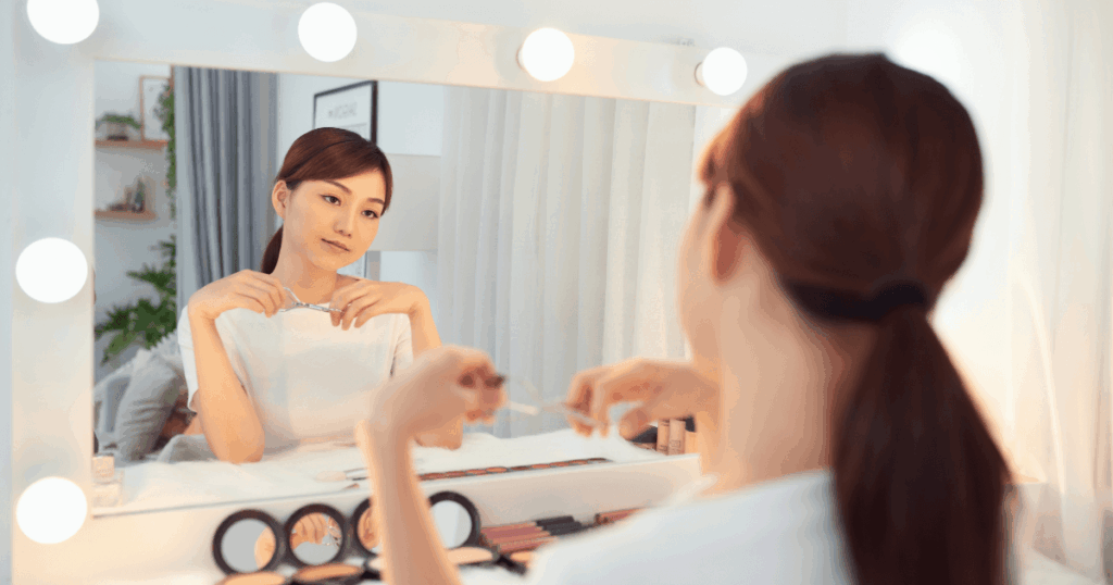 後悔する女性